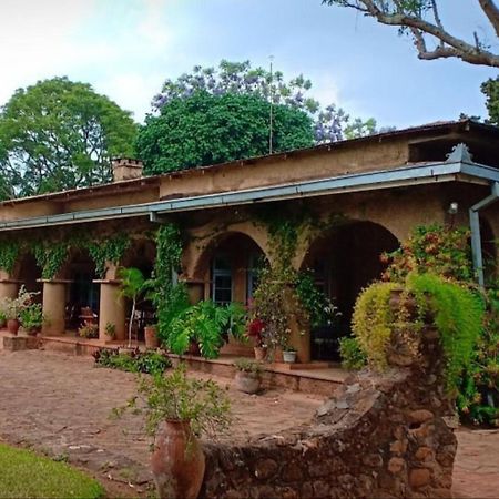 Huntingdon House And Chawani Bungalow チョロ県 エクステリア 写真