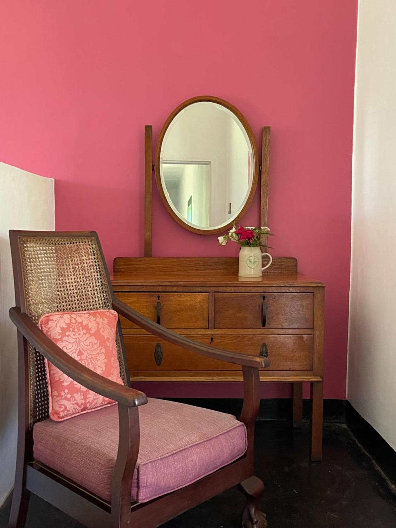 Huntingdon House And Chawani Bungalow チョロ県 エクステリア 写真