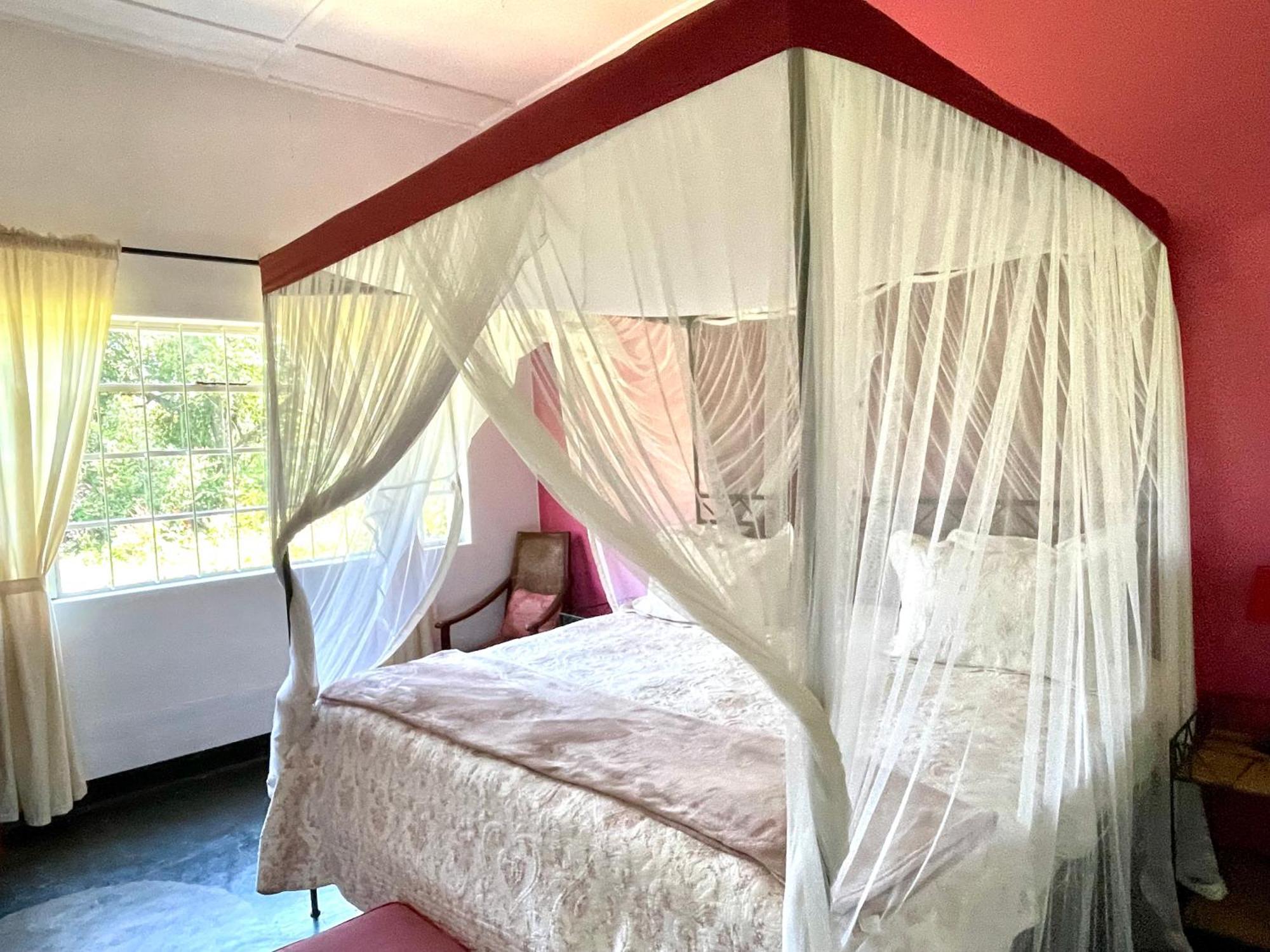 Huntingdon House And Chawani Bungalow チョロ県 エクステリア 写真